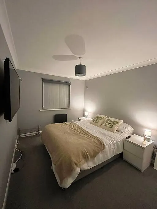 Newly Refurbished Apartment With Private Parking Southampton 0*,