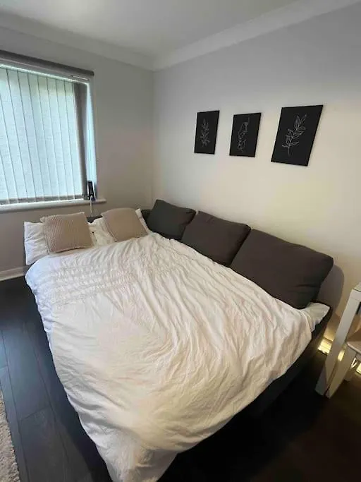 Newly Refurbished Apartment With Private Parking Southampton